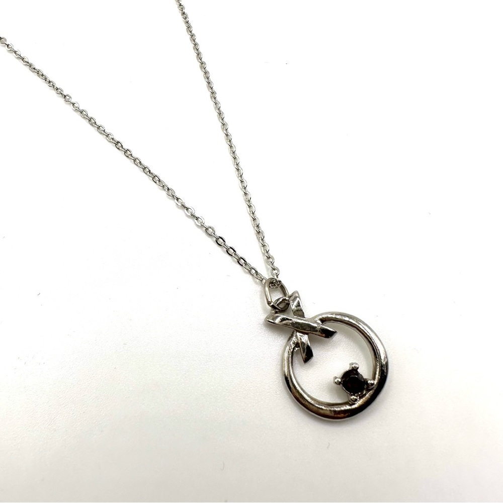 Silver Tone Pendant Necklace | N094